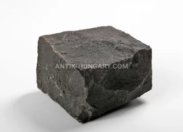 Forgácsolt bazalt térkő fénykép 1