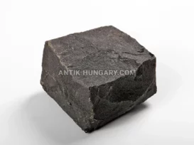 Forgácsolt bazalt térkő fénykép 2