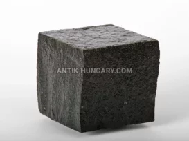 Fűrészelt-forgácsolt bazalt térkő fénykép 2