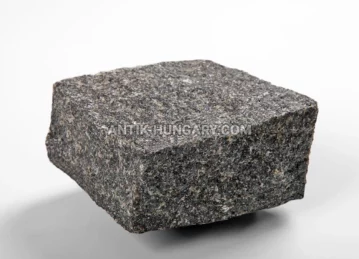 Forgácsolt gabbro térkő fénykép 1