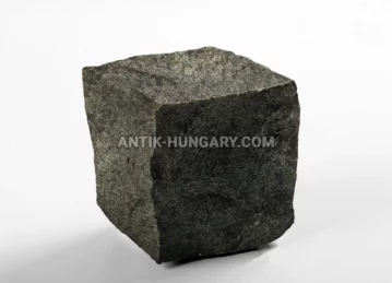 Forgácsolt gránit térkő Verde Oliva fénykép 1