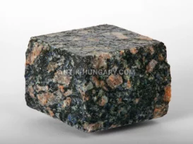 Fűrészelt-forgácsolt gránit térkő Leopard Red fénykép 2